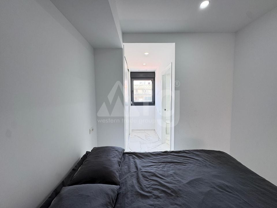 2 bedroom Penthouse in Torrevieja - AG97074 - Photo - 13
