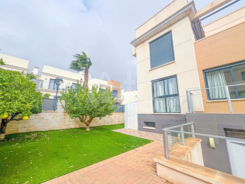 5 Schlafzimmer Villa in La Zenia - B68376 - Foto - 4