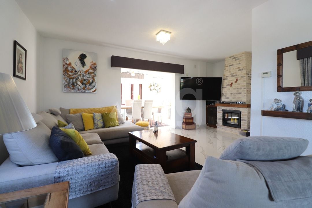5 bedroom Villa in Algorfa - VRE69039 - Photo - 4