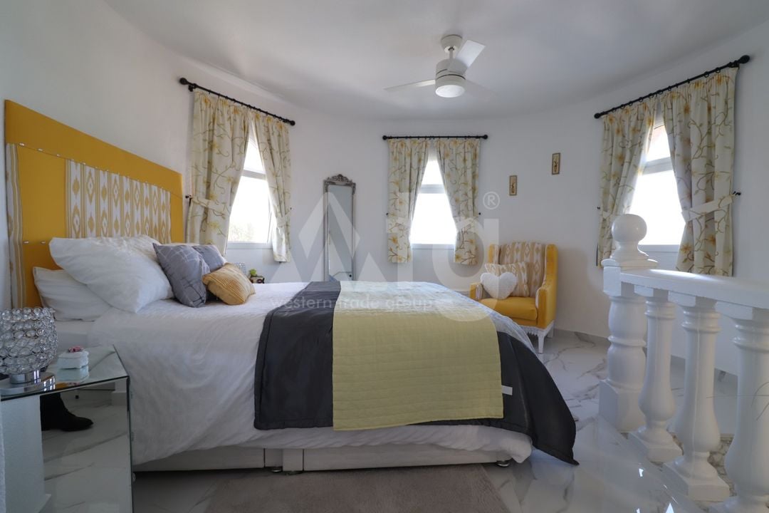 5 bedroom Villa in Algorfa - VRE69039 - Photo - 25