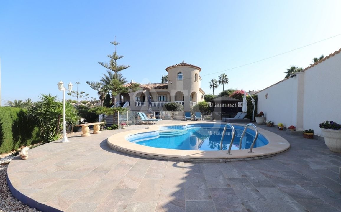 5 bedroom Villa in Algorfa - VRE69039 - Photo - 1