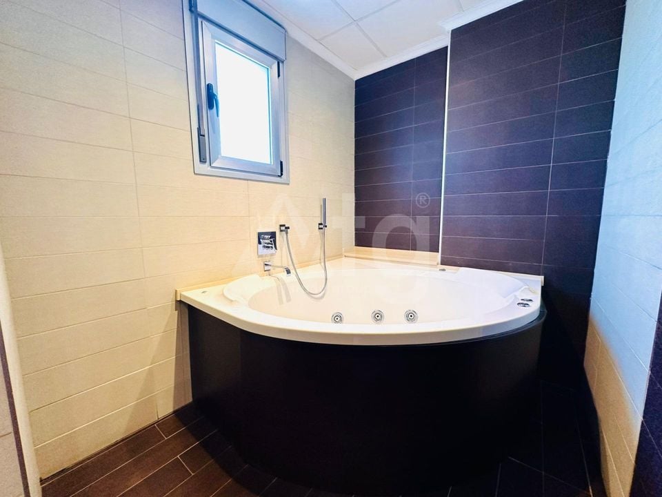 Penthouse de 3 chambres à Torrevieja - CT70999 - Photo - 23