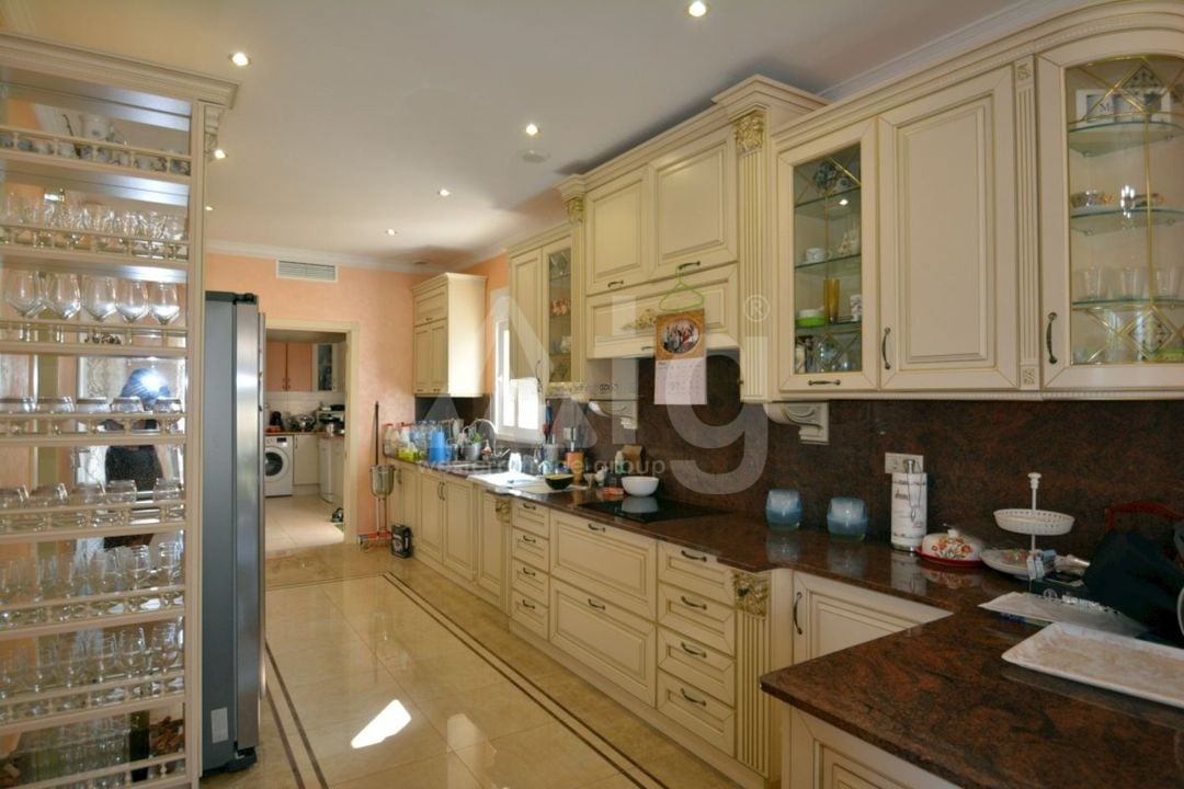 9 bedroom Villa in Cabo Roig - LCP74819 - Photo - 16