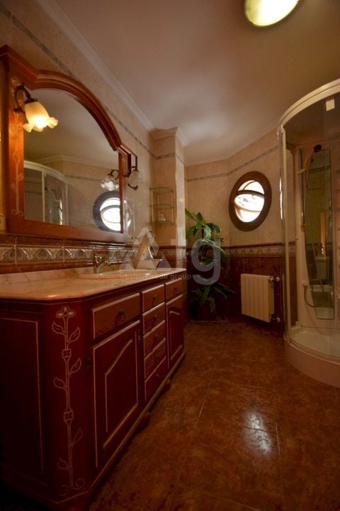 8 bedroom Villa in Guardamar del Segura - LCP74825 - Photo - 15