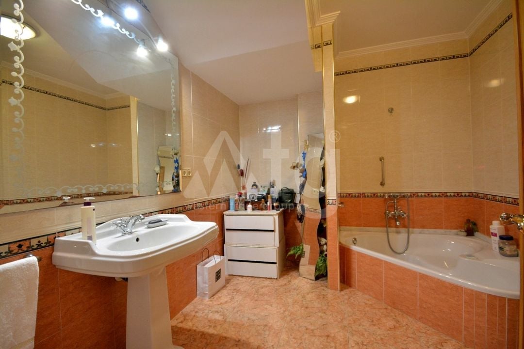 8 bedroom Villa in Guardamar del Segura - LCP74825 - Photo - 14