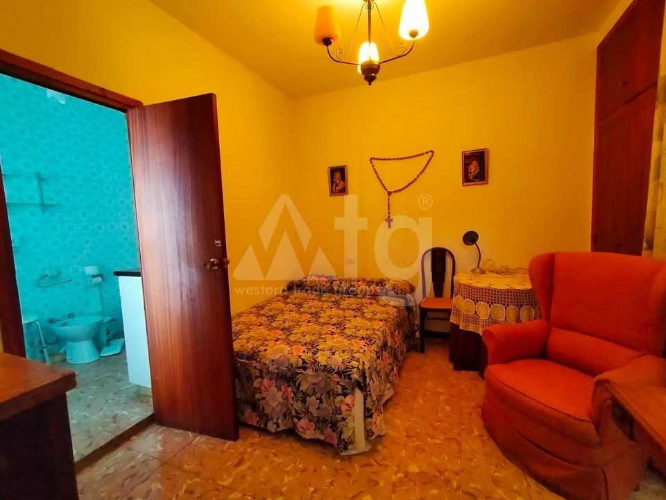 5 bedroom Townhouse in Orba - OH79516 - Photo - 7