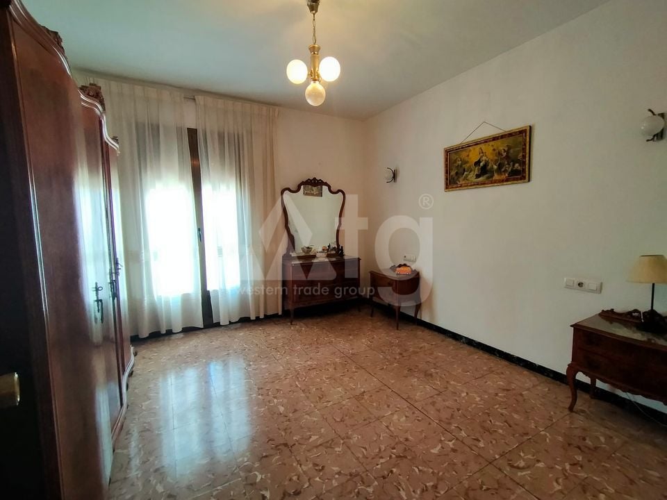 5 bedroom Townhouse in Orba - OH79516 - Photo - 9