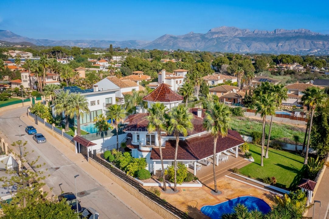 5 bedroom Villa in Alfaz del Pi - CGN81334 - Photo - 35