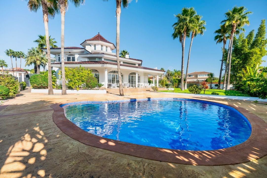 5 bedroom Villa in Alfaz del Pi - CGN81334 - Photo - 1