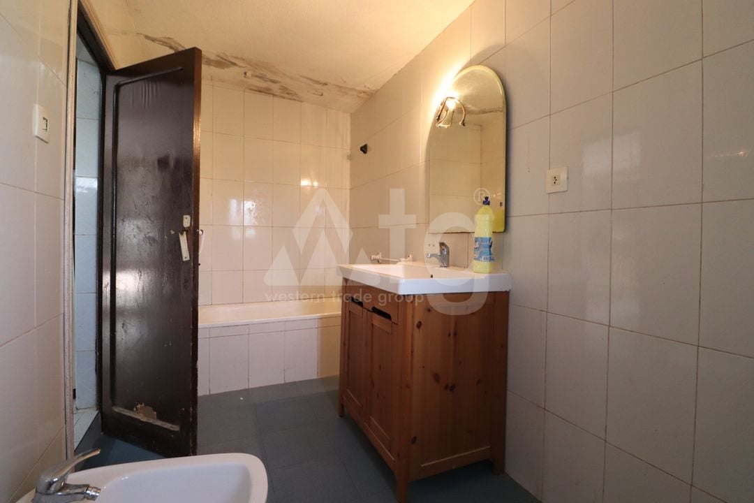 5 bedroom Villa in Almoradí - VRE82050 - Photo - 17