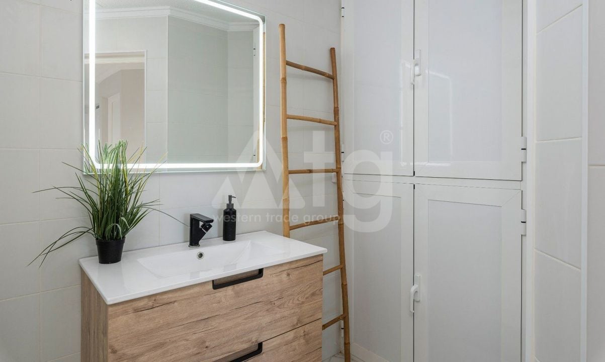 2 bedroom Penthouse in Rojales - AG82530 - Photo - 23