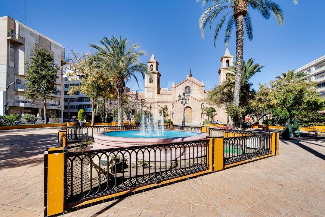 2 bedroom Apartment in Torrevieja - CYM146973 - Photo - 32