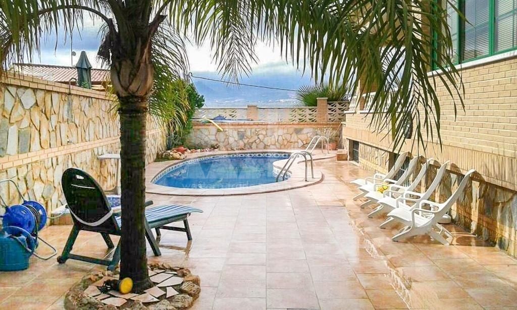 8 bedroom Villa in Benidorm - ABC83637 - Photo - 3