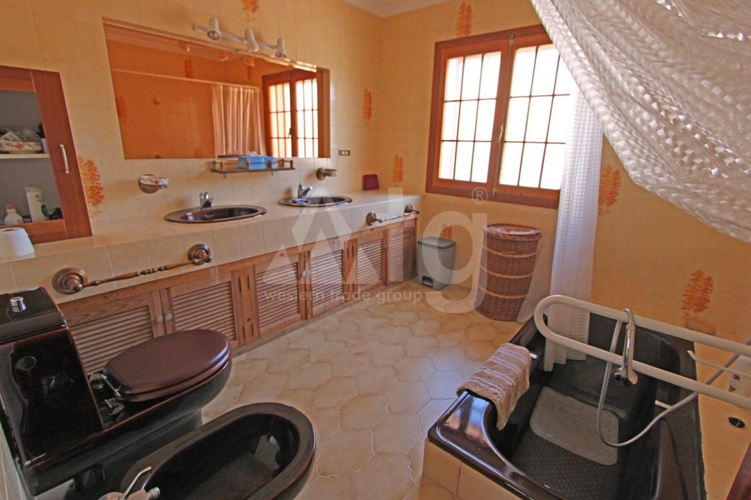 6 bedroom Villa in Orba - PGP84478 - Photo - 19