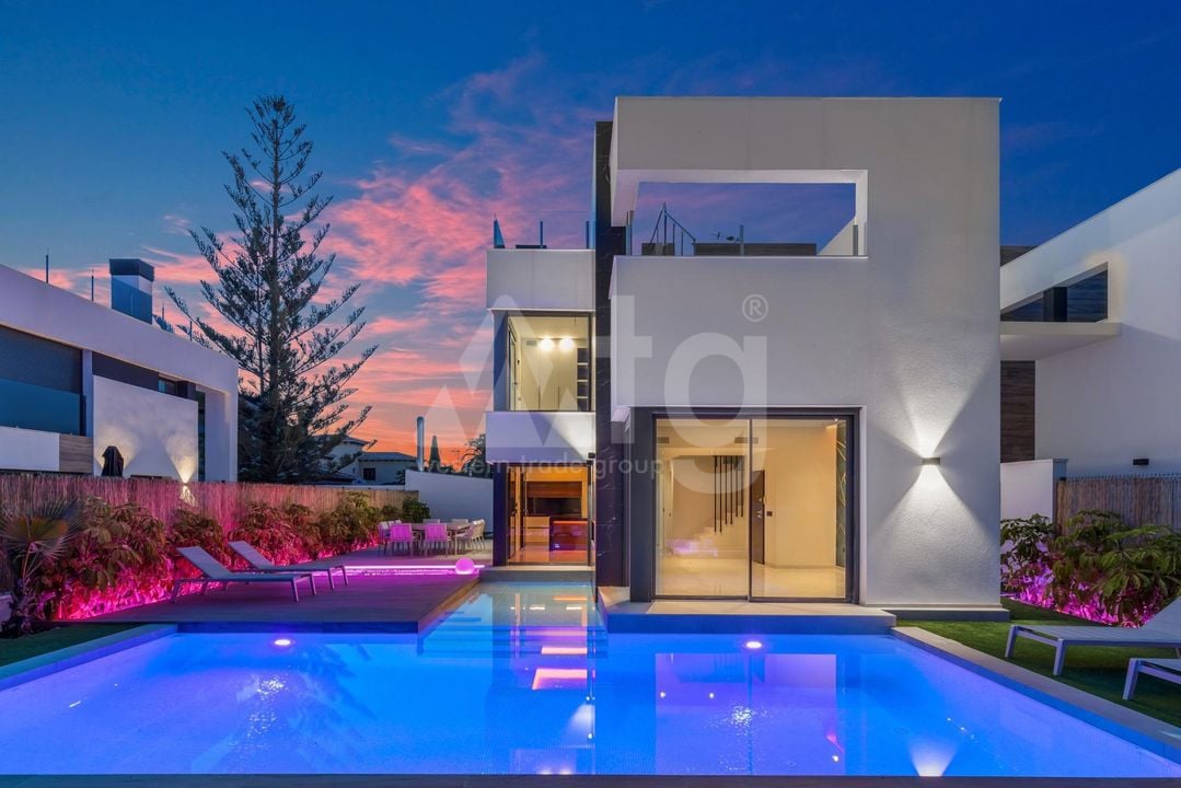 3 bedroom Villa in Torrevieja - ERD159686 - Photo - 2