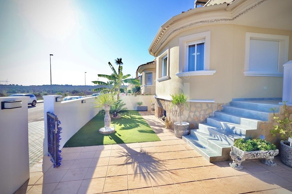 4 bedroom Villa in San Miguel de Salinas - DMS91458 - Photo - 2