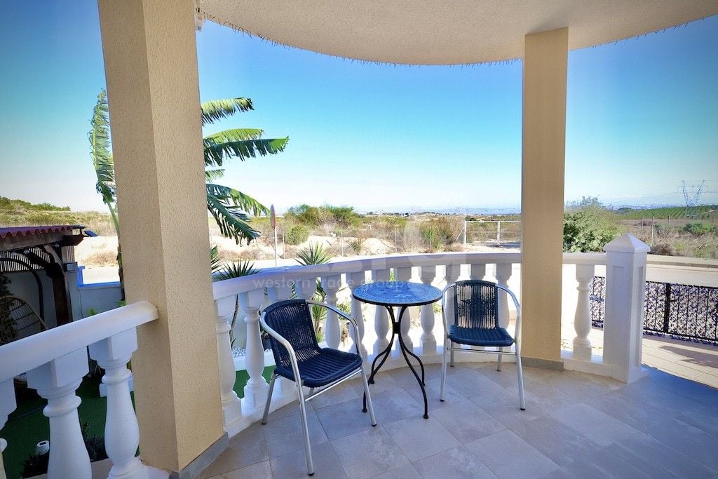 4 bedroom Villa in San Miguel de Salinas - DMS91458 - Photo - 3
