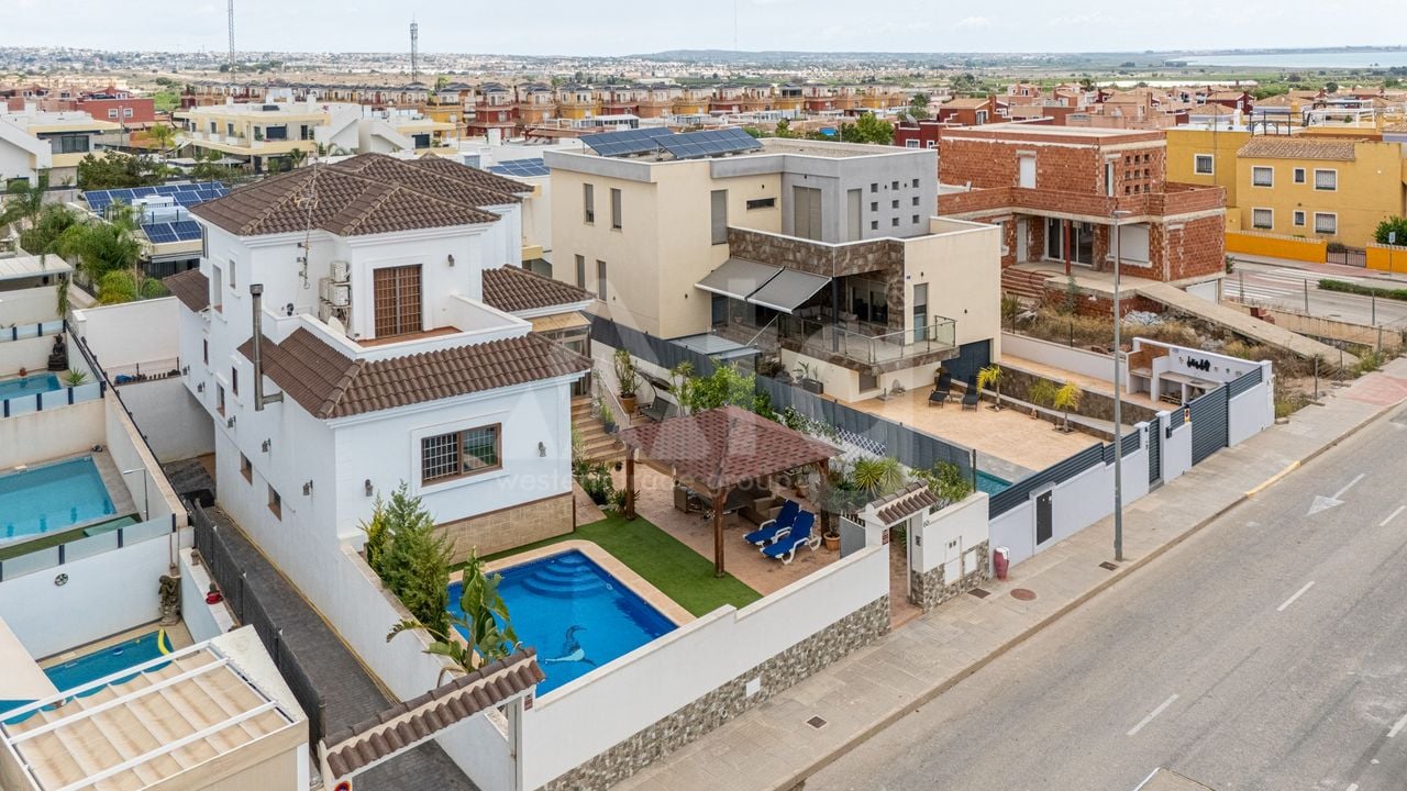 Villa de 4 chambres à Los Montesinos - BCH94351 - Photo - 44