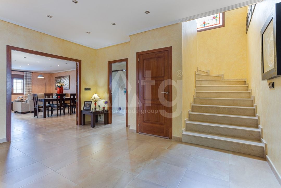 Villa de 4 chambres à Los Montesinos - BCH94351 - Photo - 12