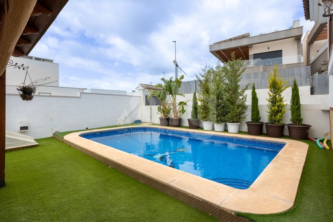 Villa de 4 chambres à Los Montesinos - BCH94351 - Photo - 40