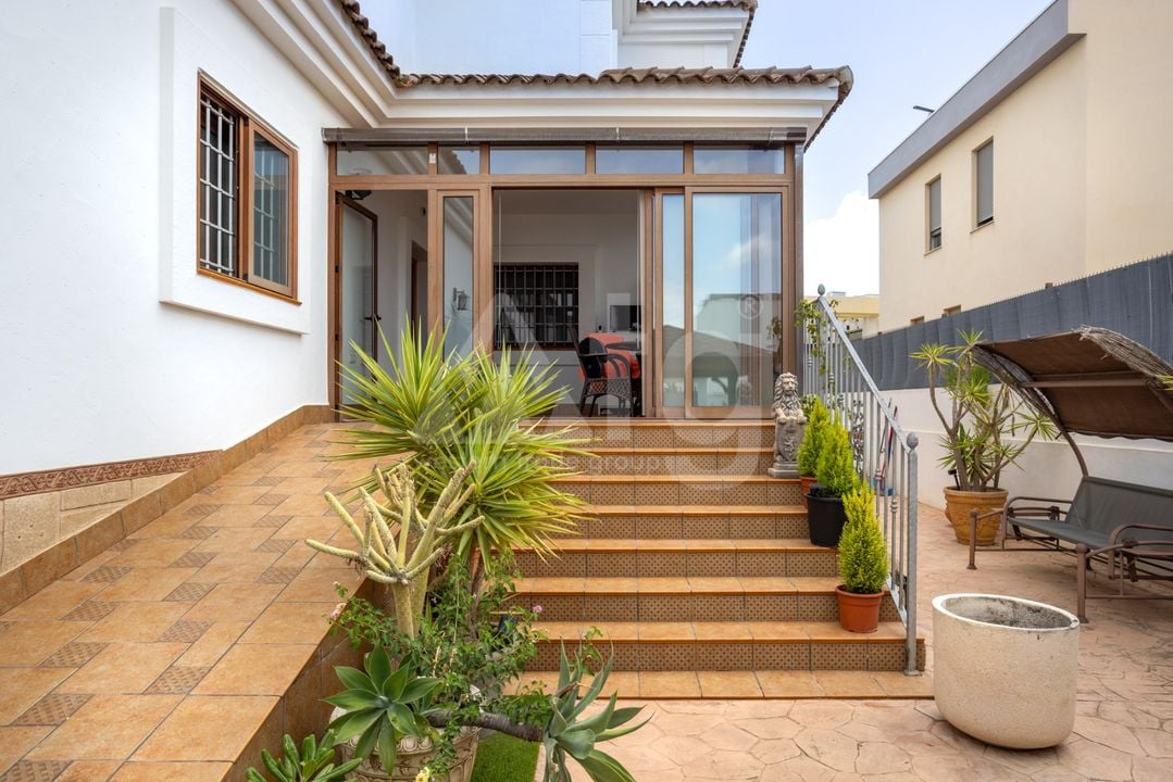 Villa de 4 chambres à Los Montesinos - BCH94351 - Photo - 4