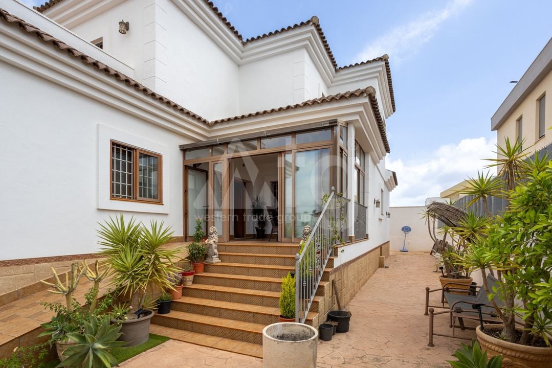 Villa de 4 chambres à Los Montesinos - BCH94351 - Photo - 3