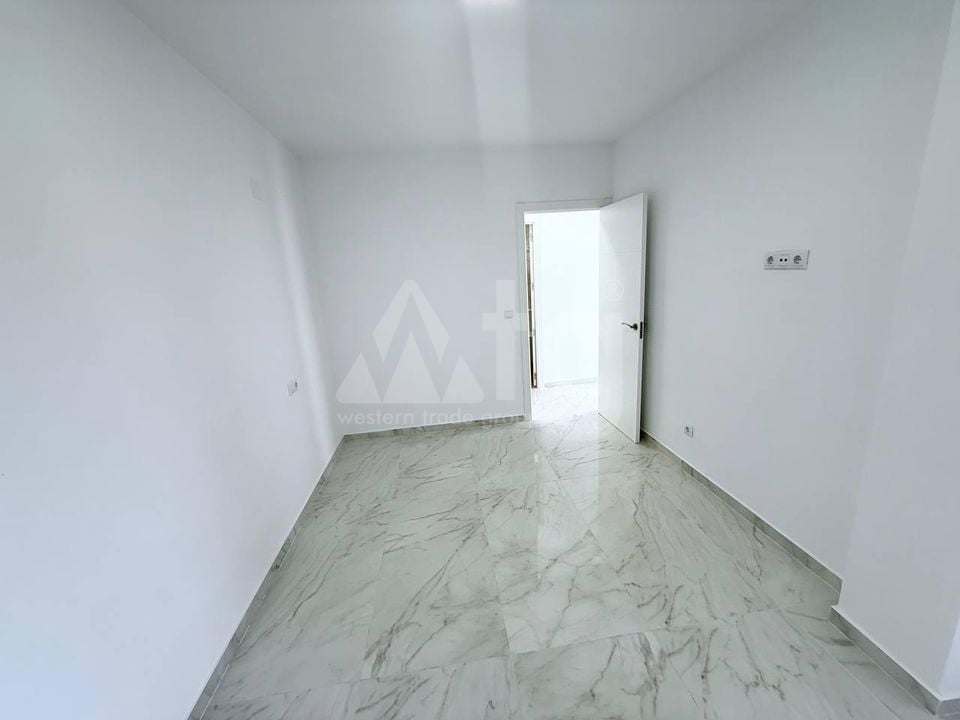 2 bedroom Penthouse in Torrevieja - SHL94413 - Photo - 2