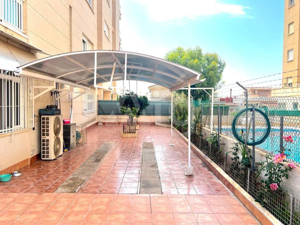 Appartement de 3 chambres à Torrevieja - CT95566 - Photo - 1