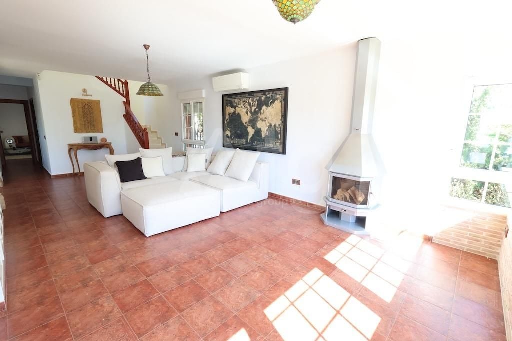 4 bedroom Villa in Orihuela Costa - CRR96376 - Photo - 3
