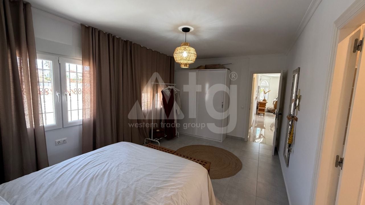 Villa de 3 chambres à Torrevieja - RCJ147366 - Photo - 14