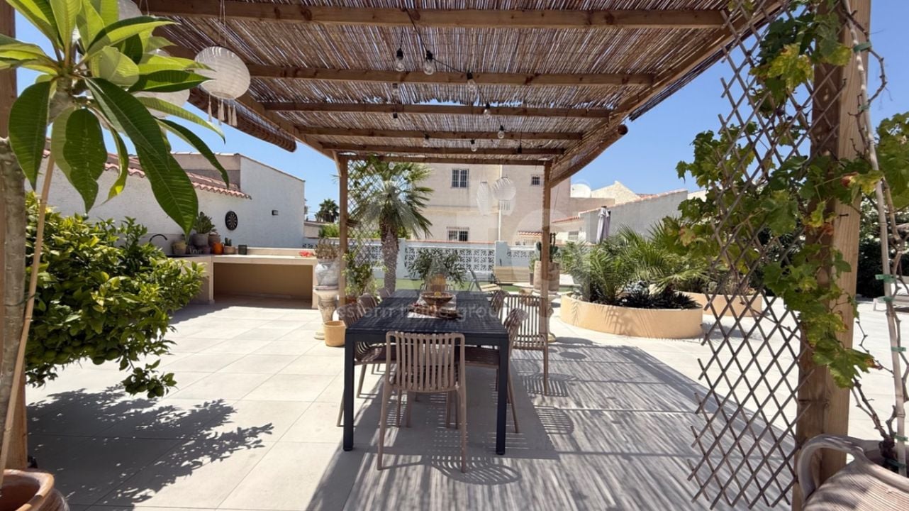 Villa de 3 chambres à Torrevieja - RCJ147366 - Photo - 32