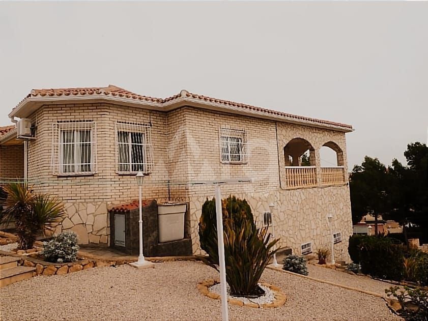 3 bedroom Villa in La Nucia - BNB96854 - Photo - 1