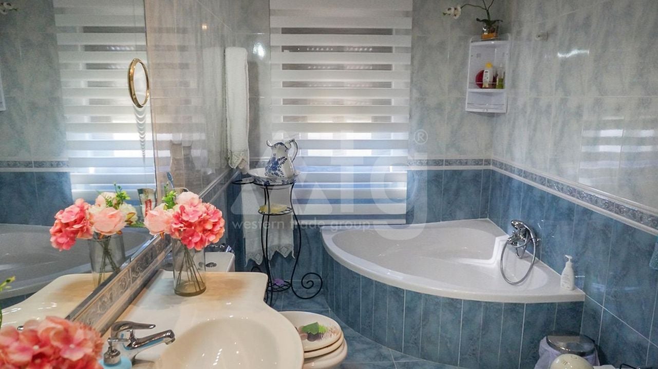 5 bedroom Villa in La Nucia - HMC97258 - Photo - 28