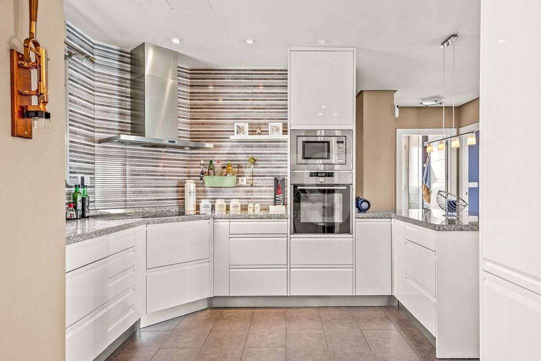 Penthouse de 4 chambres à Villamartin - CBE97997 - Photo - 9