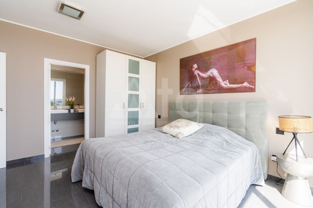 7 bedroom Villa in San Fulgencio - CBE98001 - Photo - 17