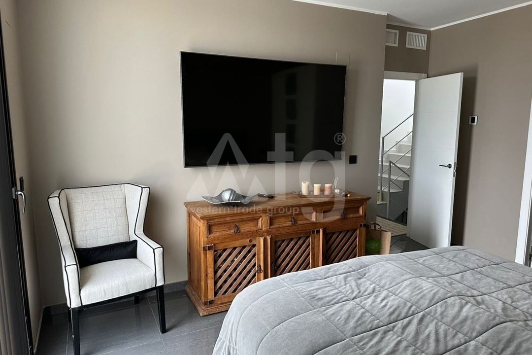 7 bedroom Villa in San Fulgencio - CBE98001 - Photo - 18