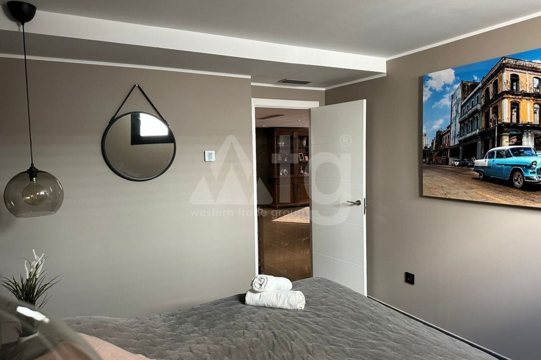 7 bedroom Villa in San Fulgencio - CBE98001 - Photo - 32