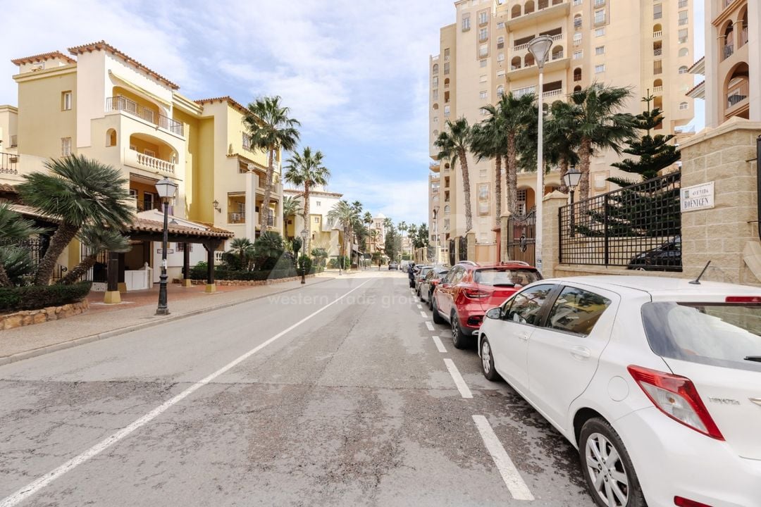 2 Schlafzimmer Appartement in Torrevieja - CBE98016 - Foto - 19