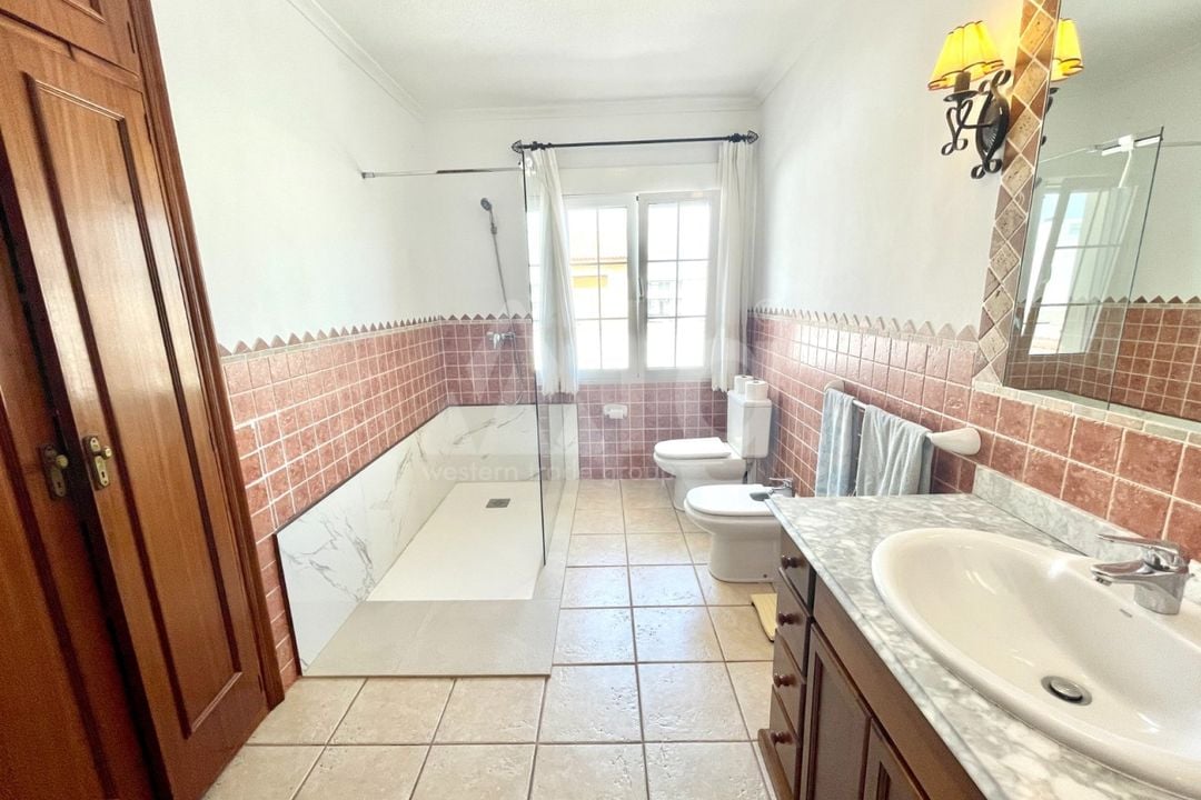 6 bedroom Villa in San Miguel de Salinas - SLN98381 - Photo - 19