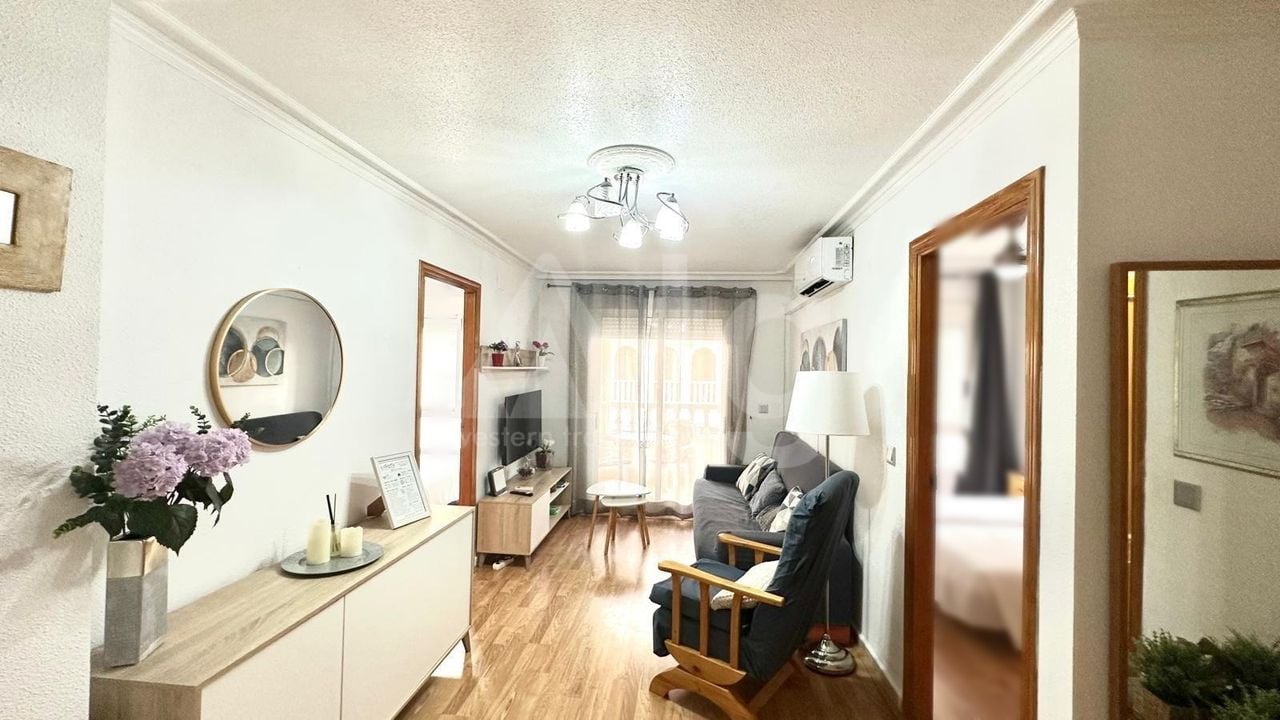 2 bedroom Apartment in Torrevieja - CT101988 - Photo - 4