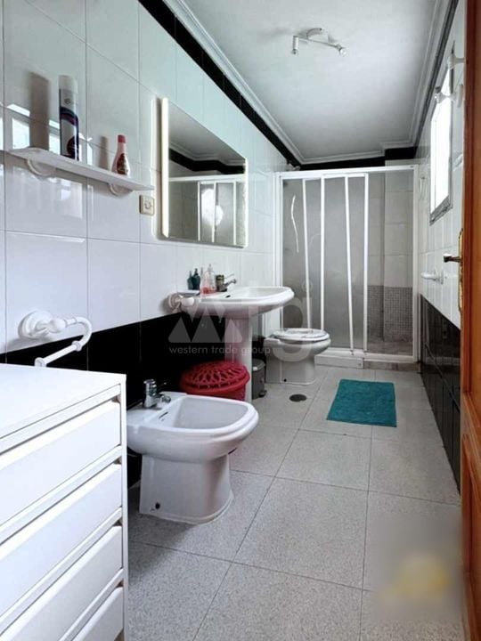 3 Schlafzimmer Appartement in Torrevieja - VEC107820 - Foto - 9