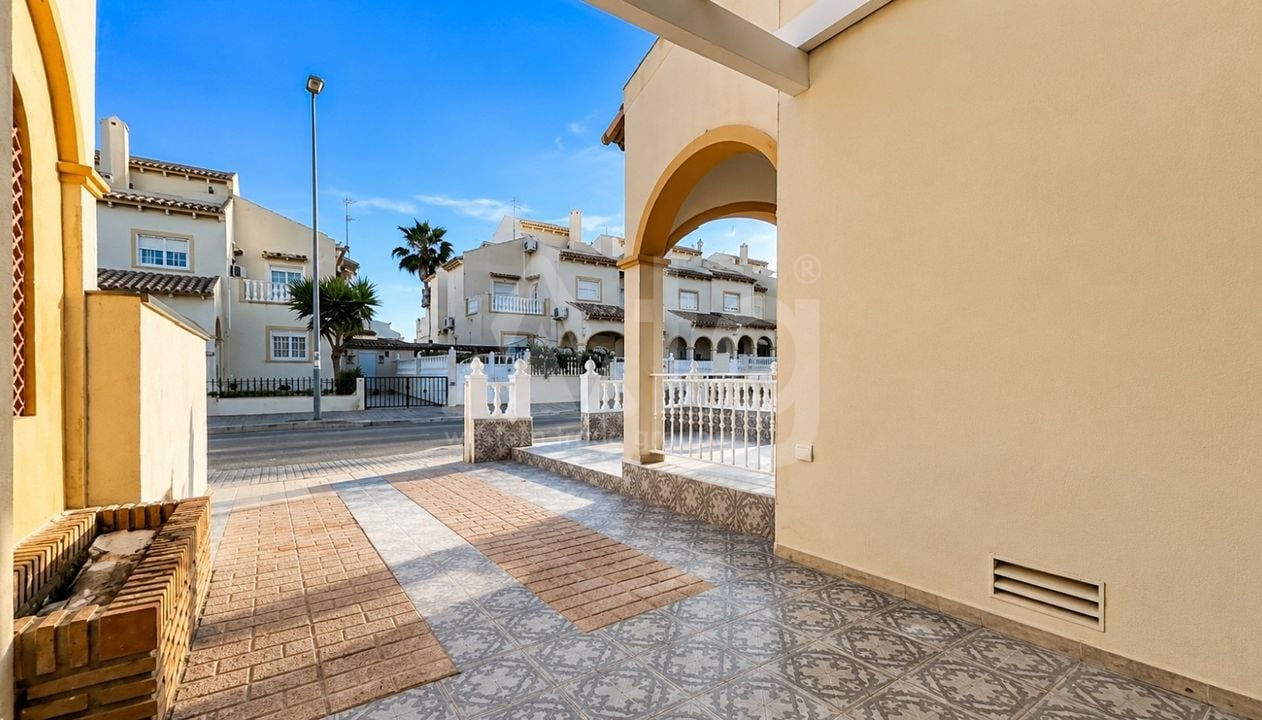 2 bedroom Townhouse in Los Almendros - MVR139352 - Photo - 3