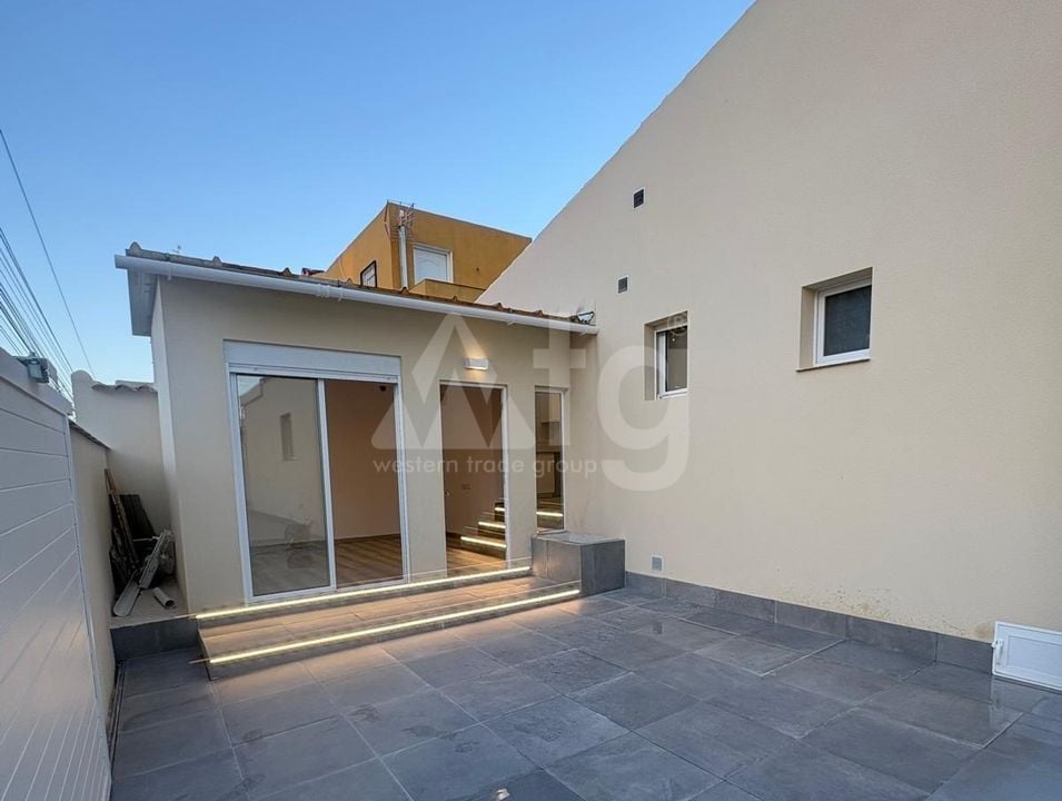 2 bedroom Townhouse in Torrevieja - AG151919 - Photo - 1