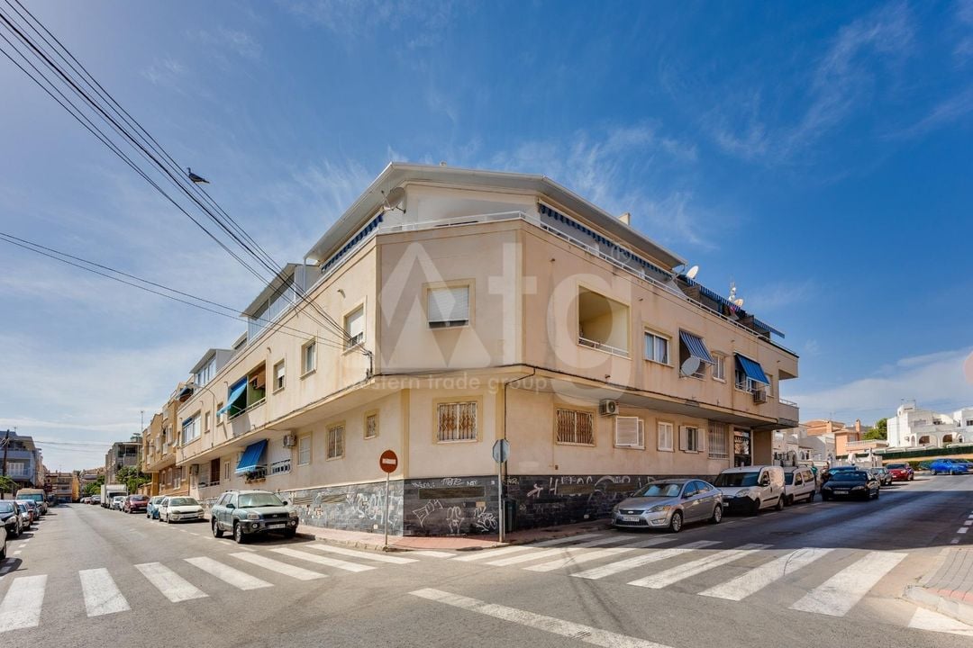 2 bedroom Penthouse in Torrevieja - CYM156292 - Photo - 1