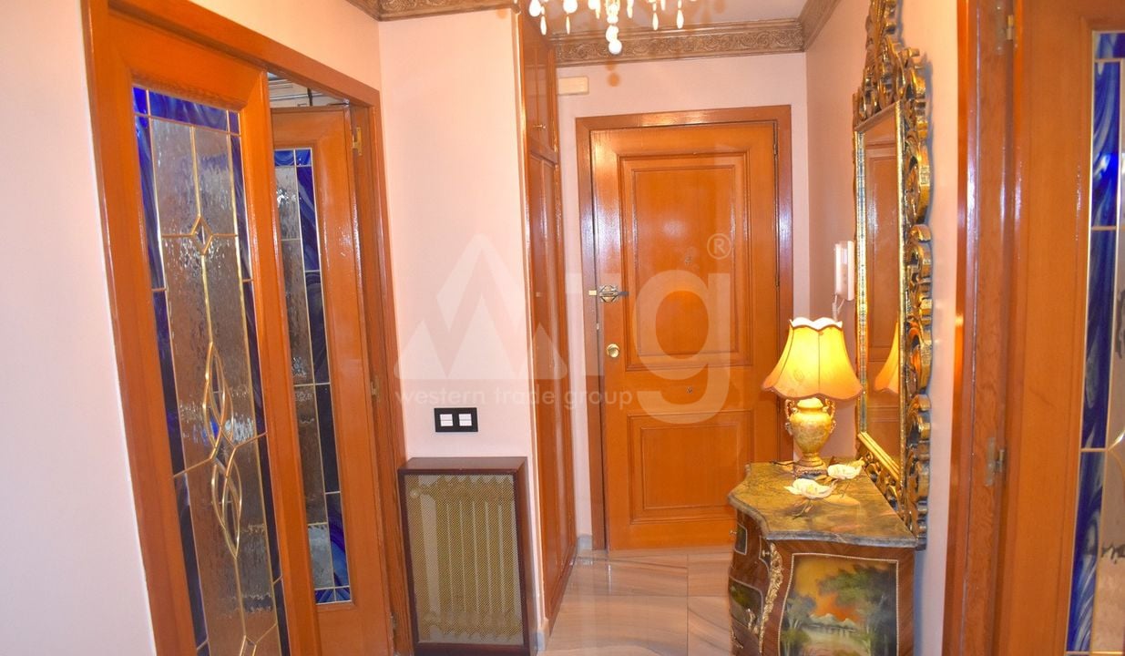 - JL157181 - Photo - 23