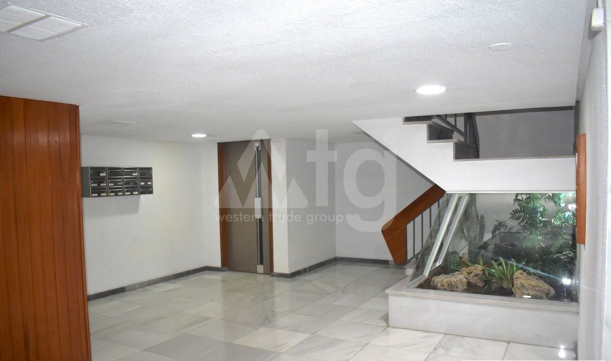 - JL157181 - Photo - 24