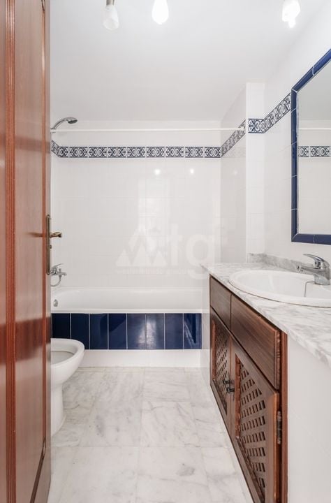 2 Schlafzimmer Appartement in Torrevieja - CBE98016 - Foto - 12