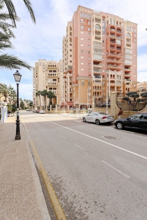 2 Schlafzimmer Appartement in Torrevieja - CBE98016 - Foto - 20