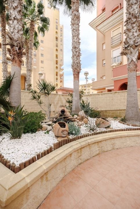 2 Schlafzimmer Appartement in Torrevieja - CBE98016 - Foto - 16
