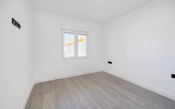 4 bedroom Villa in Torrevieja - SHL101737 - Photo - Small - 15